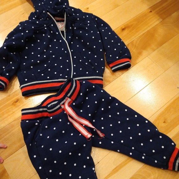 6-12m poco piano Navy white polkadot track suit red cuffs - Picture 2 of 13